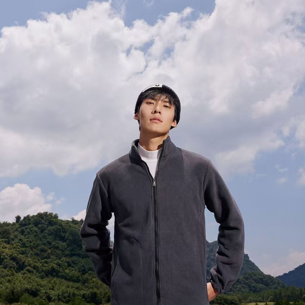 Autumn and winter clothing for men and women, thickened and warm fleece jackets, suitable for outdoor layering, comfortable to wear, durable and practical