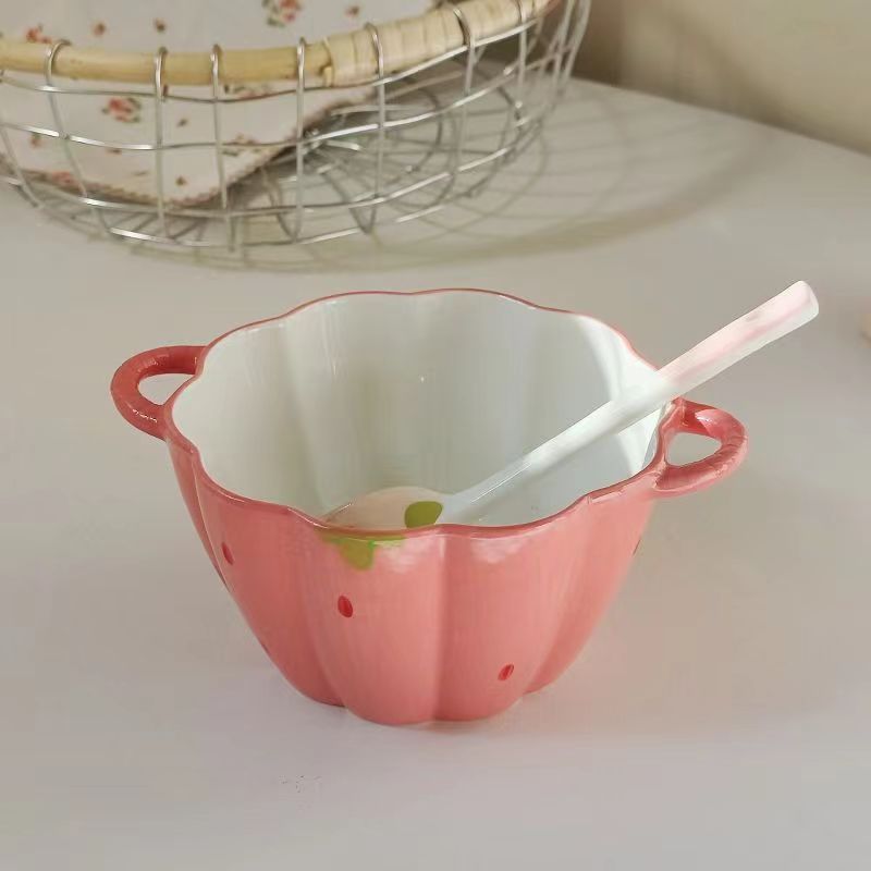 かわいい陶磁器の耳の碗の家庭用の個人の専用の新型のinsは熱いイチゴの花びらの碗の果物のサラダの碗を防ぎます。|undefined