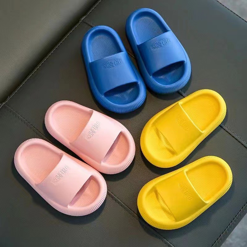 Nuevas zapatillas de verano para niños de color sólido lindas antideslizantes zapatillas de interior estilo coreano zapatillas de desodorante para niños y niñas