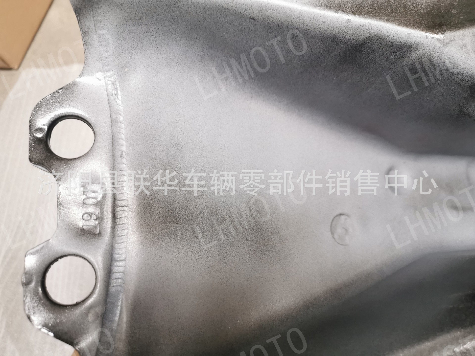 Suitable for Suzuki Gn125 Motorcycle Gasoline Tank, Fuel Tank, Black Prince Accessories and Equipment