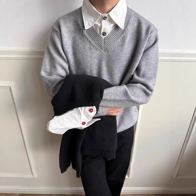 High-End V-Neck Faux Two-Piece Polo Collar Knit Cardigan for Men and Women, with a Sophisticated Old Money Style, Trendy Knit Sweater High-End V-Neck Faux Two-Piece Polo Collar Knit Cardigan for Men and Women, with a Sophisticated Old Money Style, Trendy Knit Sweater