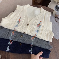 早秋款韩系花朵刺绣简约休闲百搭针织开衫马甲女宽松休闲百搭上衣