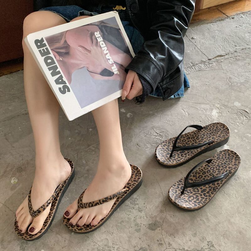 New Style Clip Flip-Flops Women's Summer Outer Wear Thick Bottom Non-slip Seaside Beach Fashion Sandals and Slippers Cross-border Foreign Trade