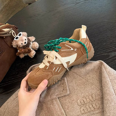 ブドウのお母さんの同モデルの牛革版のカジュアルな風の丸い頭のひもとベルベットの厚い底が高くなります。