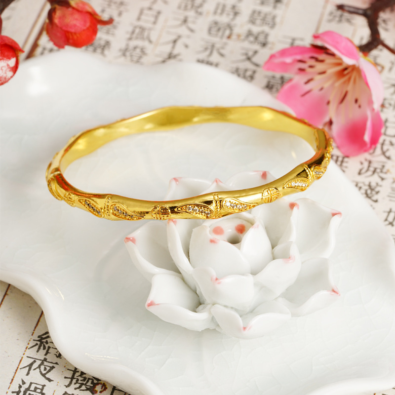 Método antiguo: diseño de lujo ligero de oro de arena vietnamita, brazalete de bambú con incrustaciones, temperamento, joyería de dama que no se desvanece durante mucho tiempo