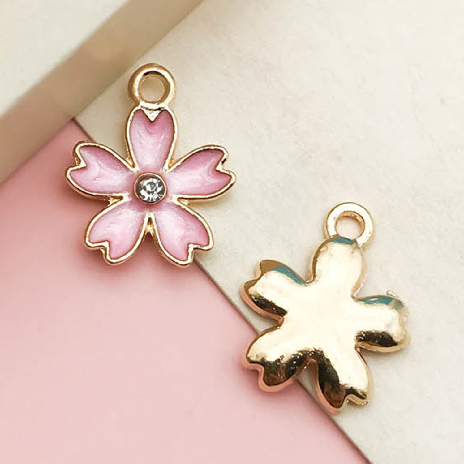 1 Rosa Conchas sirena flor conejo aleación gota colgante de aceite simple joyería material fábrica al por mayor