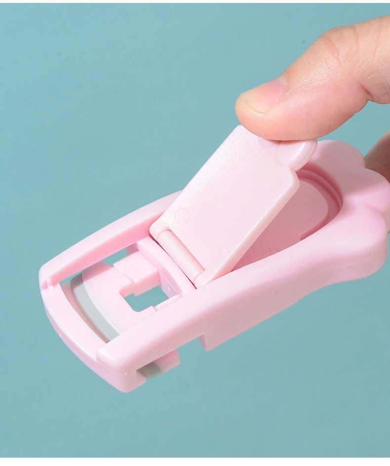 LMLTOP Mini Cat Paw Long-lasting Eyelash Curler Sunflower Eyelash Curler Portable Small Curl Device SY509 undefined