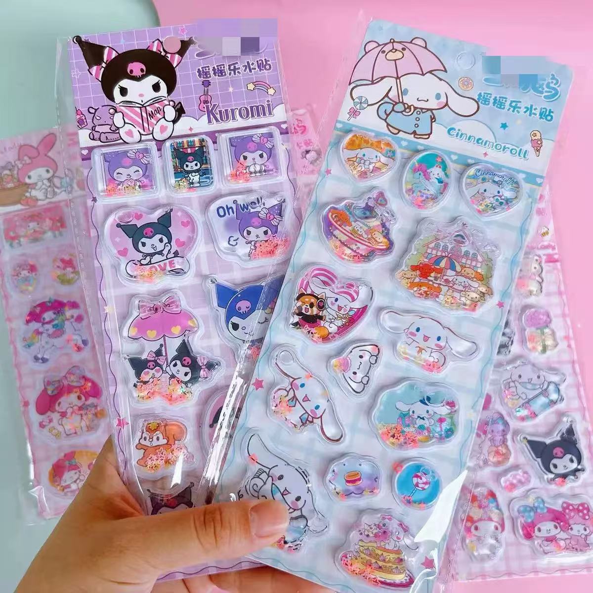 Pegatinas de mascotas lindas de Sanrio, calcomanías de agua de Kuromi de alta calidad que se sacuden y se pegan, pegatinas decorativas pequeñas con patrones para manualidades infantiles.