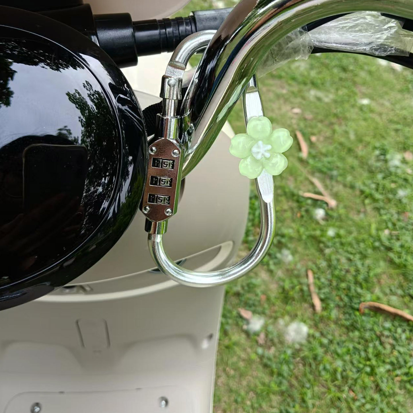 Cute Cartoon Electric Vehicle Helmet Password Lock Motorcycle Scooter Mountain Bike Anti-Theft Lock Basket