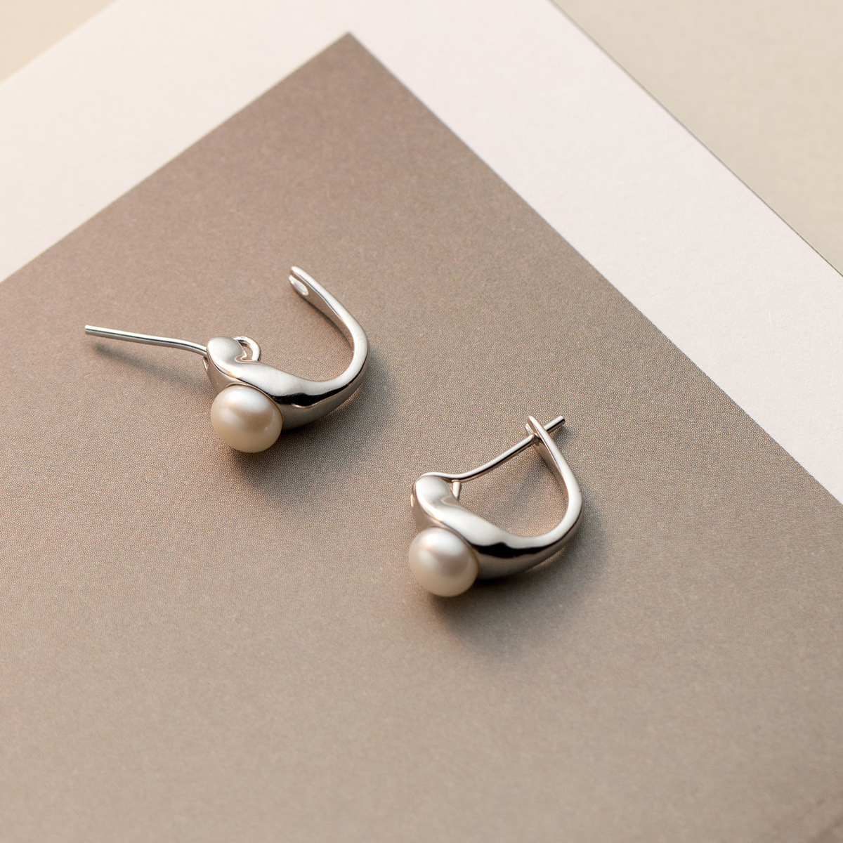 Eloch s925 plata esterlina delicada perla bucles de orejas de línea universal orejas de mujer M01519