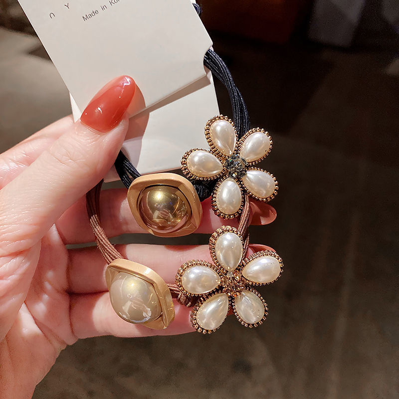 B0AF271E0E6F372A982ECDE35B90C8