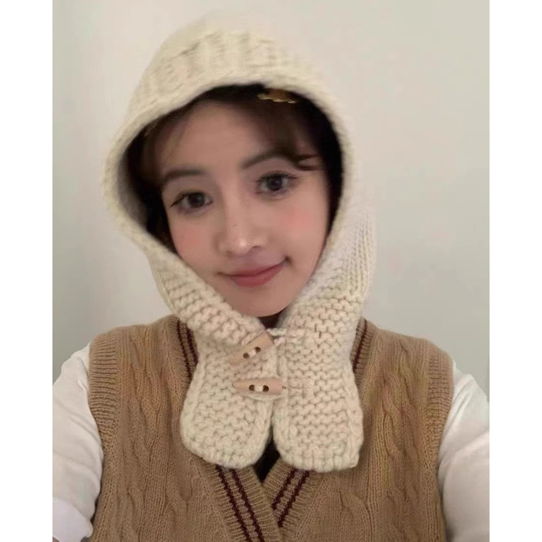 (2개) 한국 세대 같은 스타일 2024 가을, 겨울 여성 경적 단추 발라클라바 스타일 따뜻한 니트 모직 모자