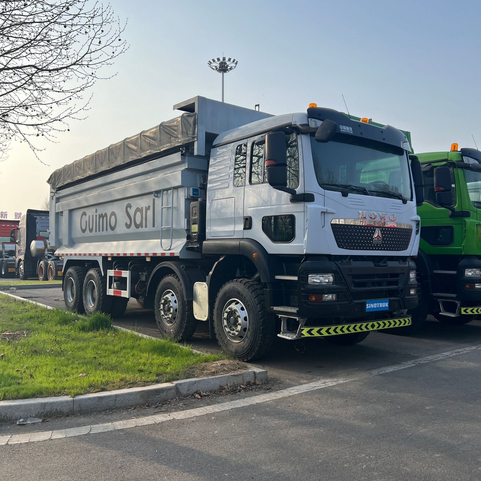 Sinotruk Howo Front-Four-Wheel, Rear-Eight-Wheel 12-Wheel Dump Truck, Mining Heavy-Duty Version, Earthmoving Truck, Transport Vehicle