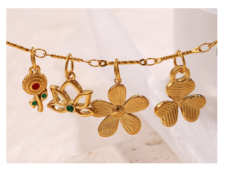 0.03µm-0.05µm Gold Plating Thickness 1 Piece 304 Stainless Steel PVD Coated Real Gold Plated Maple Leaf Cherry Polished Pendant
