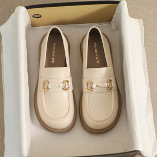 Weiwei girl 826-3 thick-soled loafers women's retro British style slip-on soft-soled leather shoes plus size women's shoes