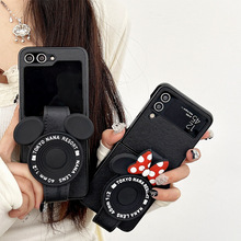 卡通米老鼠相机腕带手机壳适用三星zflip5翻盖折叠屏findn3flip女