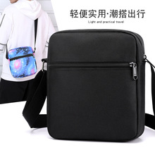 外贸简约男士单肩包新款休闲女轻便邮差包跨境男款斜挎包包大容量