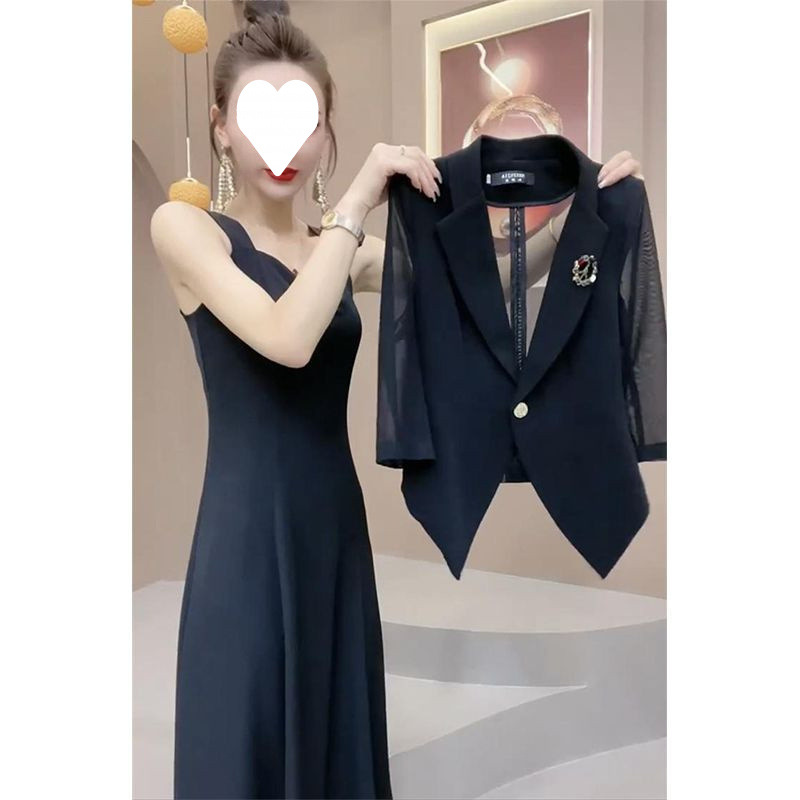 일체형 블랙 서스펜더 스커트