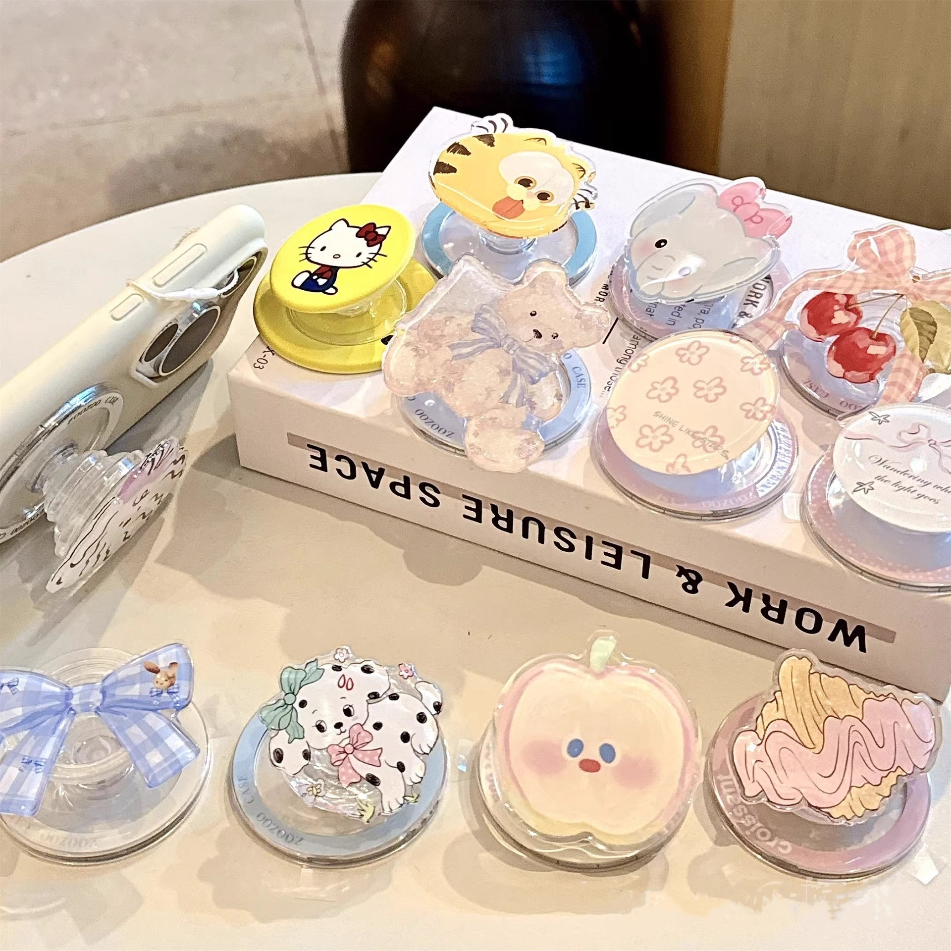 Girl's Cartoon Cute Pattern Couple Magsafe Magnetic Bracket Suitable for Any Mobile Phone Case Strong Adsorption