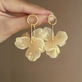 手链;耳坠;吊坠