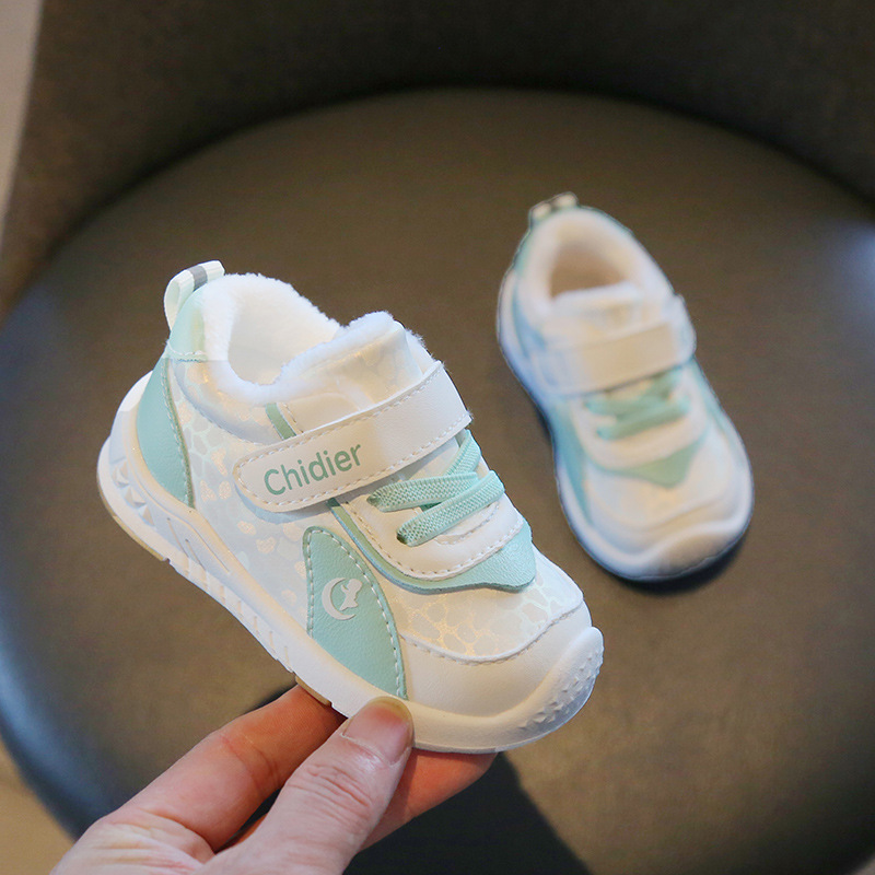 Zapatos de niño de bebé con forro polar para niños zapatos de bebé Otoño e Invierno zapatillas de deporte para niños zapatos de niña de 1 a 3 años