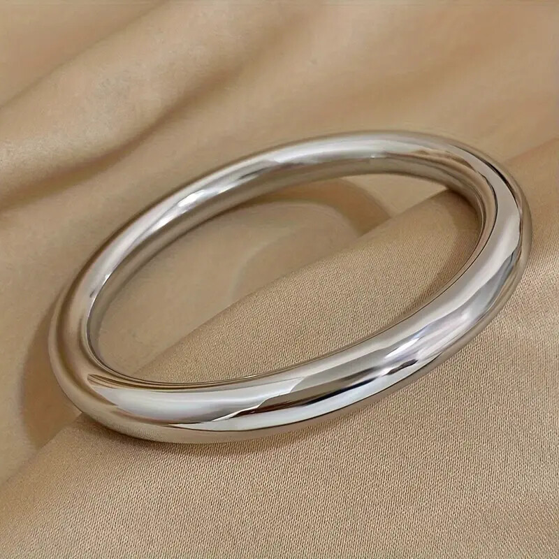 Labret piercing jewelry detail image