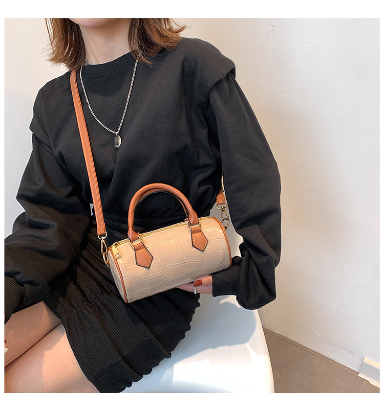 High Quality Bag 2022 New Trendy Japanese And Korean Fashion Color Contrast Shoulder Messenger Bag Simple Round Bag Portable Women's Bag display picture 14