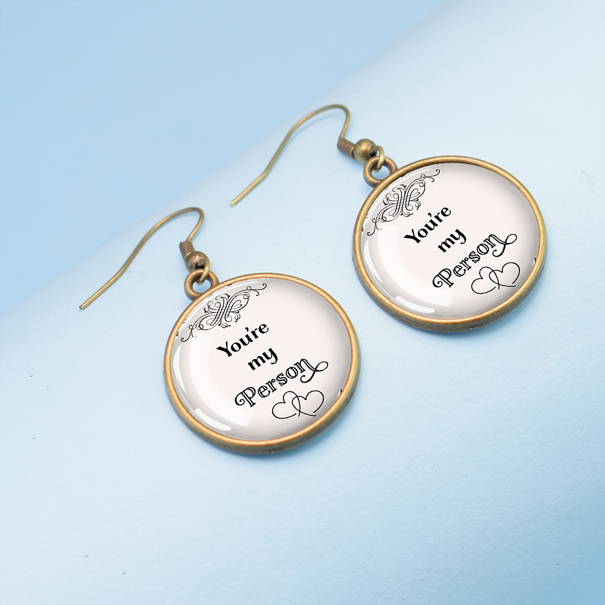 Personalidad Inglés Kiss me Pendientes de metal Novia Amor amonestación Joyas de amor Pendientes de gema de vidrio Transfronterizo