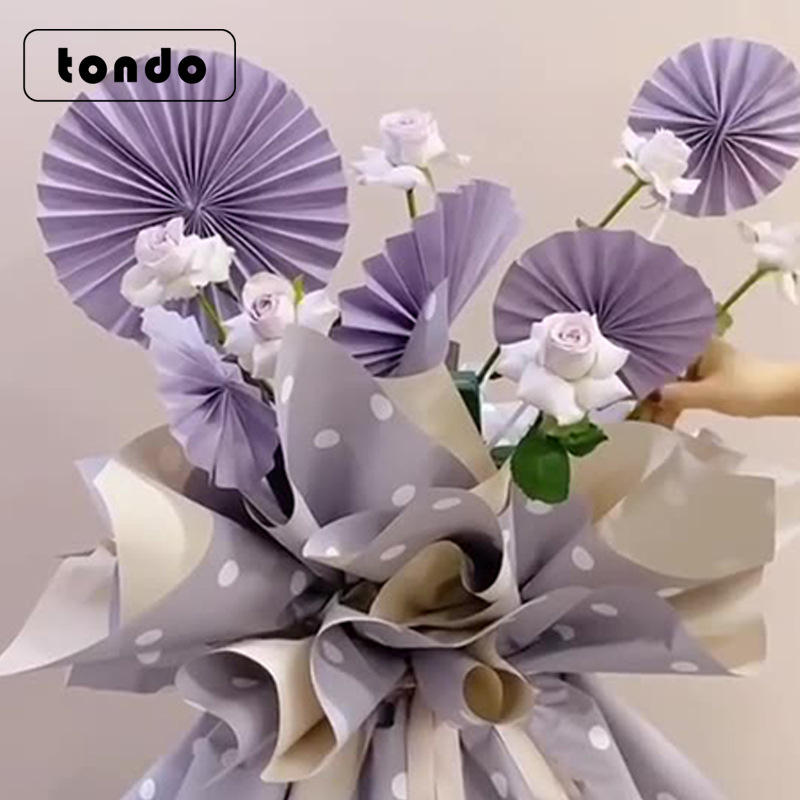 Suministro exclusivo transfronterizo de papel Ouya de lunares, papel de regalo floral, papel Cynthia de lunares, al por mayor en stock.