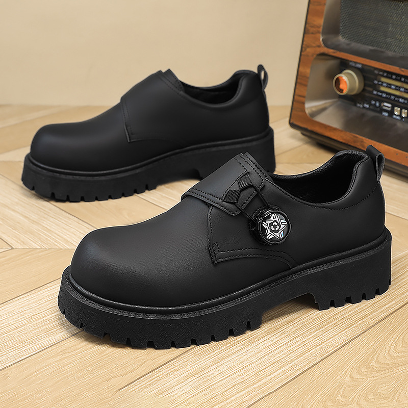 Zapatos de derby de primavera para hombres aumentan la superficie de cuero botón espiral zapatos de cuero para hombres zapatos negros de primavera 2025