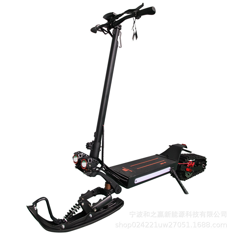 メーカー直販の新型スキー場の雪にはキャタピラー付きのタイヤ交換可能な電動スキー車が適用されます。|undefined