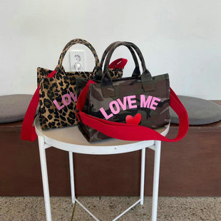 �F؛�n��ͬ��le-junev��������y�Բ����ذ���Ů���e�μ�б���Ů