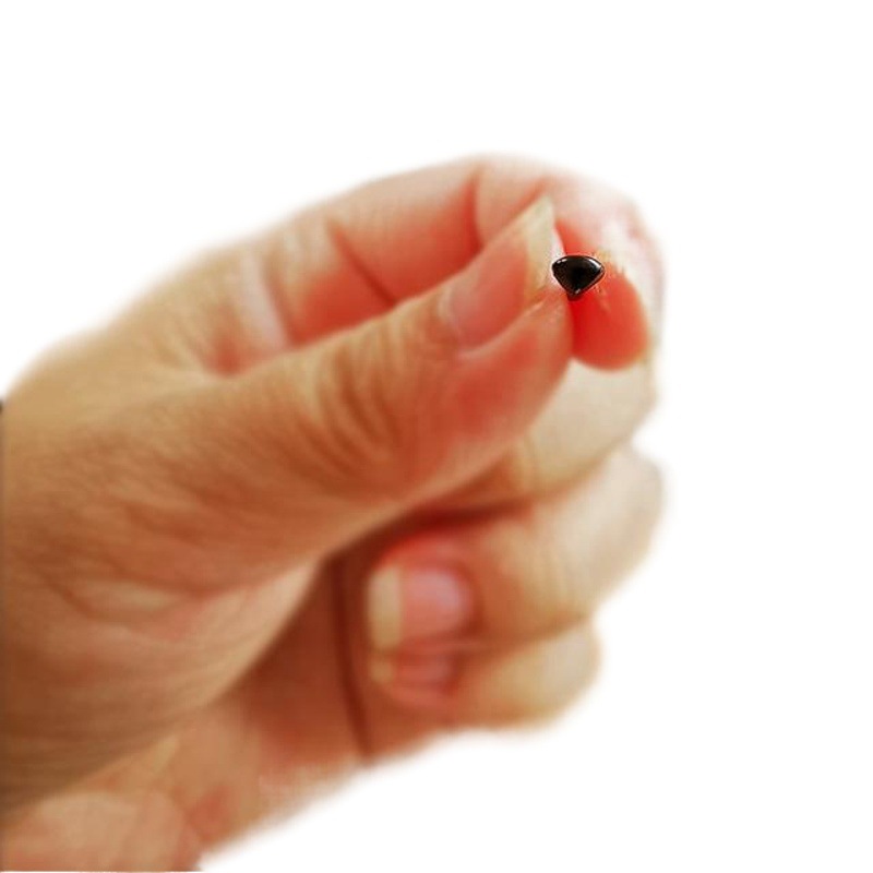 Triángulo negro nariz gato nariz mango recto poke música simulación perro boca felpa muñeca juguete Accesorios