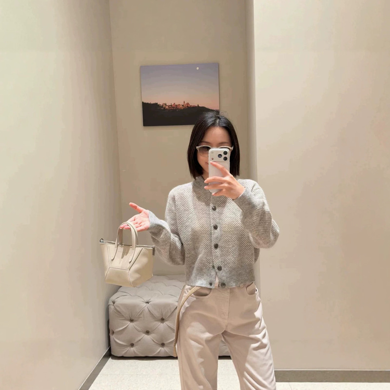 Shenzhen Nanyou High-End Old Money Style Women's Clothing 26 Early Autumn New Wool Knit Cardigan with Gold Thread Hollow Design Top