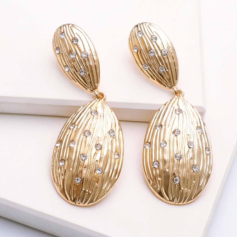 Retro Geometric Drop-shaped Alloy Earrings display picture 10