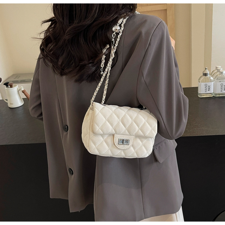 Diamond-shaped chain bag for women, 2025 new style, trendy and high-end fashion, versatile for spring and summer, single-shoulder crossbody bag, small square bag undefined
