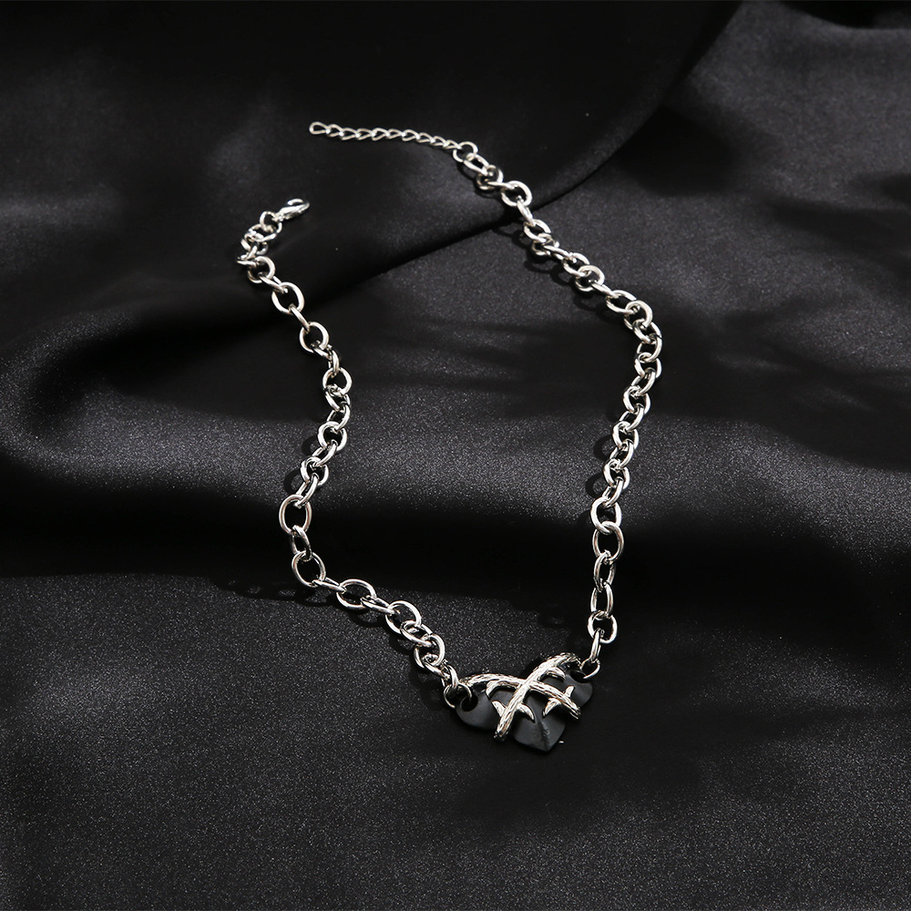 sweet hip-hop thorns heart-shaped pendant alloy necklace thick chain