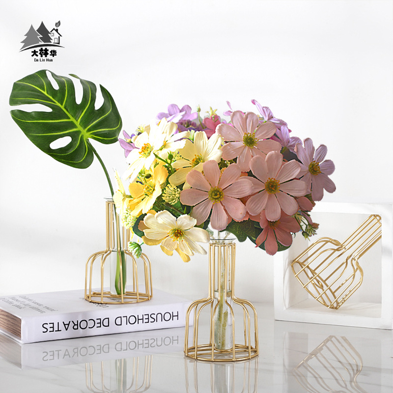 Fresh and Natural Style Artificial Daisies and Cosmos Home Decor Flower Arrangement Centerpiece for Weddings Wholesale