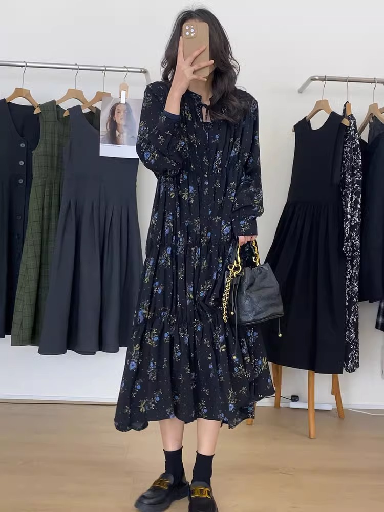 Robe à fleurs noire de Style Hepburn haut de gamme pour femmes, début du printemps 2024, nouveau col en v, taille haute, jupe longue à bas ample_voghion.com
