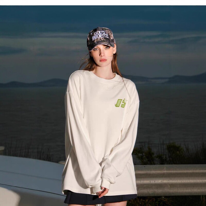 アメリカンレトロカジュアルレター刺繍長袖Tシャツ男女兼用、カップル向けのトレンディなアメリカンオーバーサイズトップス|undefined