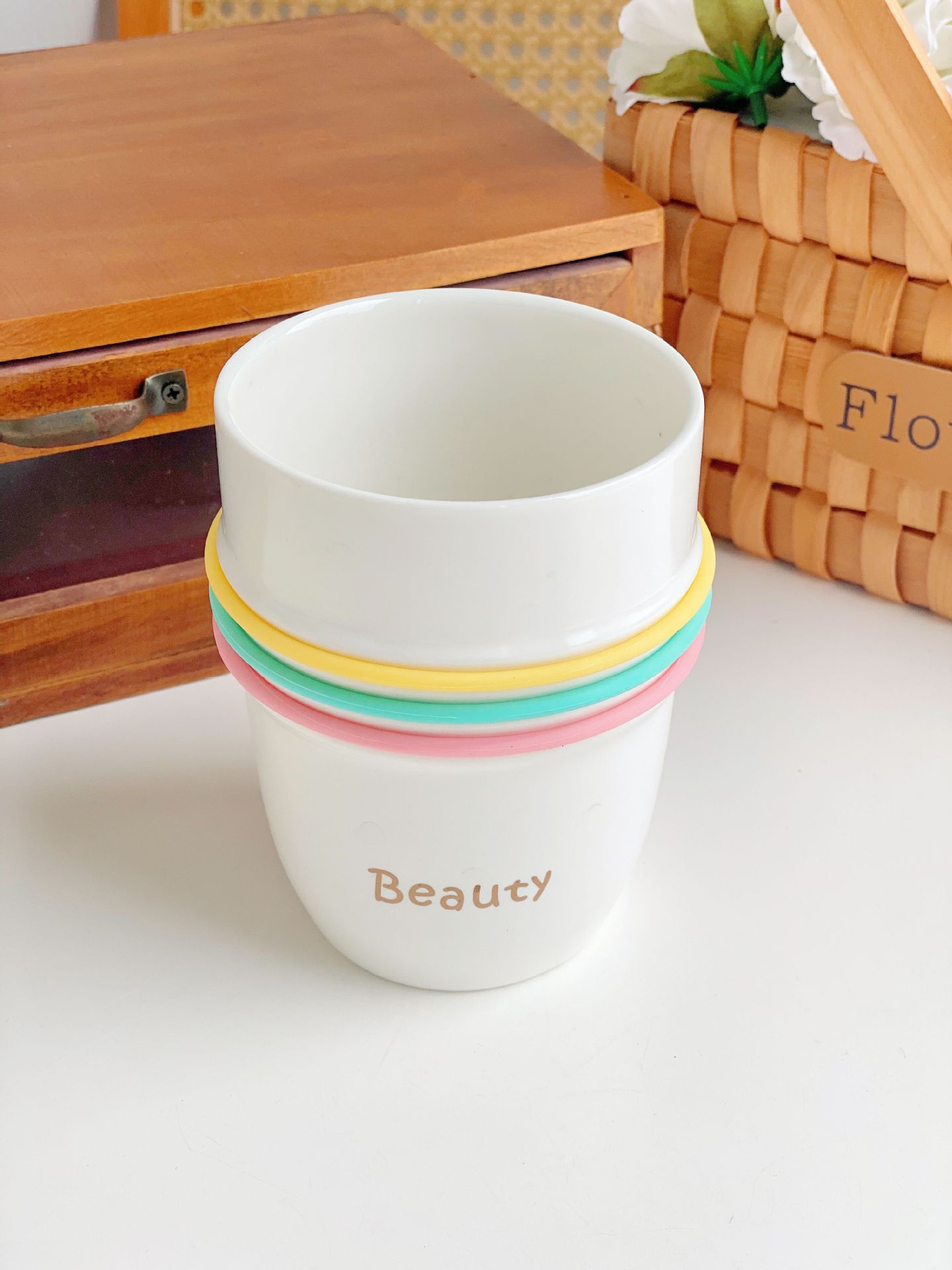 Cada 5 Yuan taza de cerámica taza de liquidación cantidad de stock no es mucho taza de café taza de agua taza de dibujos animados taza de desayuno