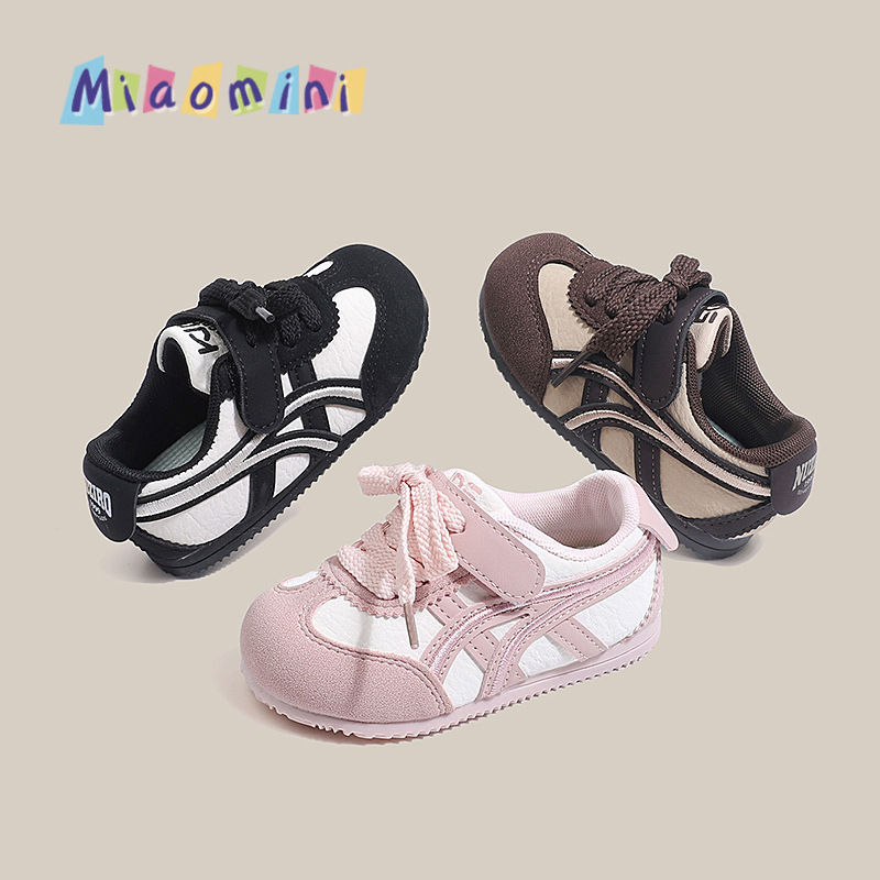 2026 primavera y otoño nuevos zapatos para niños Gump zapatos deportivos coreanos para niños zapatos de entrenamiento de skate para bebés zapatos para niños pequeños