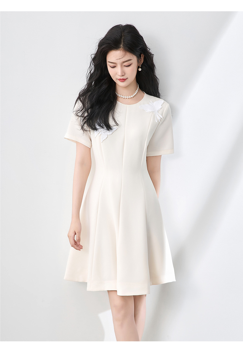 Váy liền tay ngắn cổ tròn đính sequin nặng, thắt eo, phong cách quý phái — Màu đen chi tiết 13