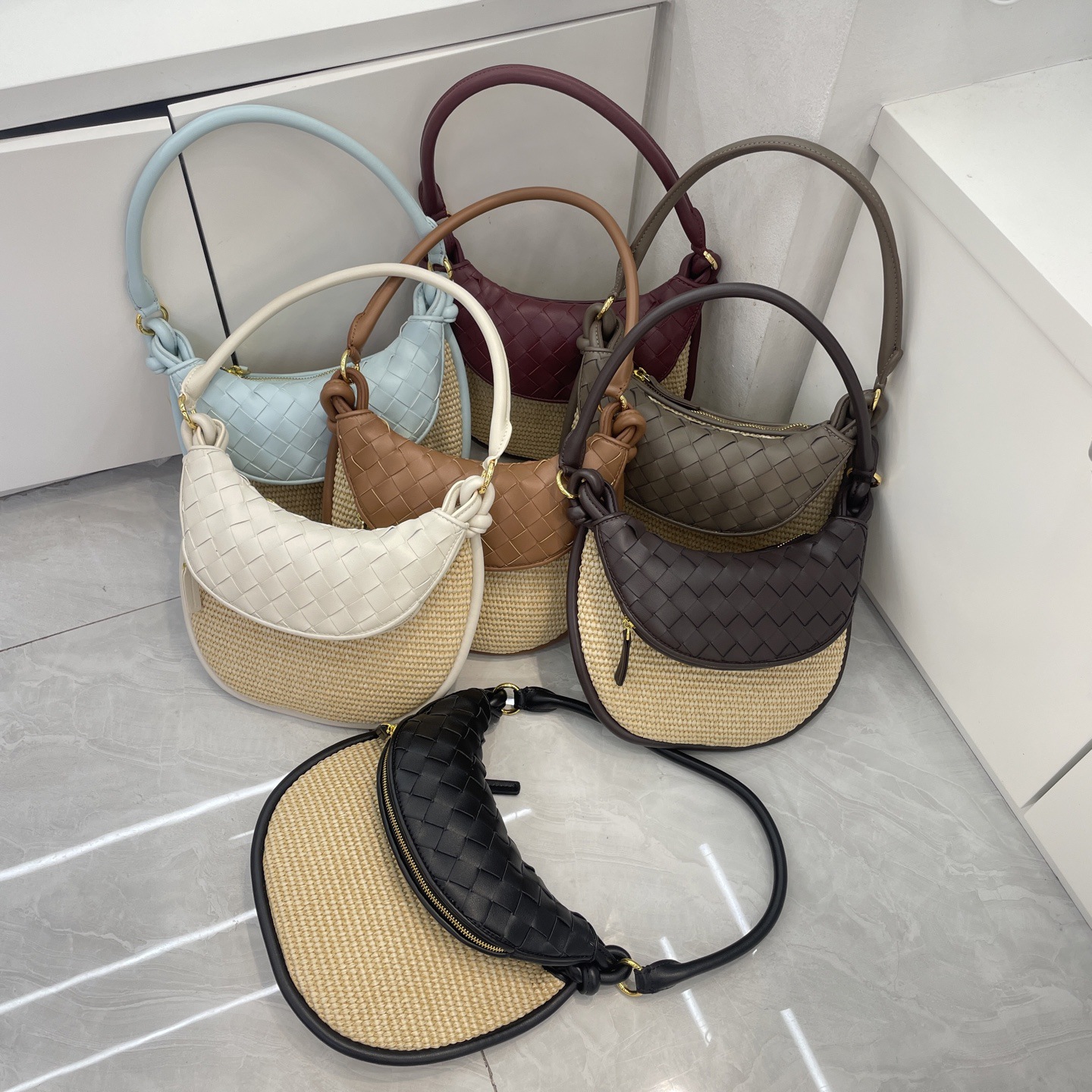 小众设计休闲通勤月牙包女通用格菱纹草编包双子星时尚拼色腋下包