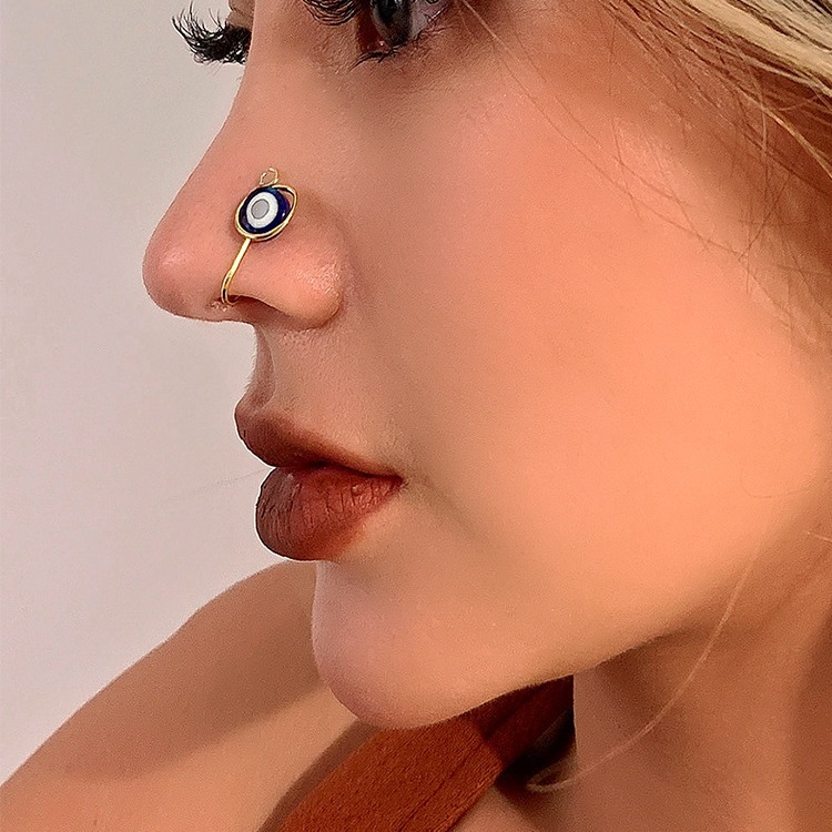 Linee geometriche di gioielli, diversi occhi e clip, stile cool da donna, semplici accessori per il naso in metallo con strass_voghion.com