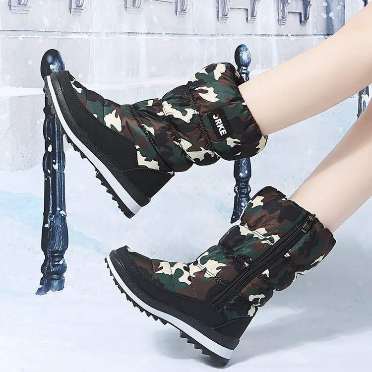 Botas de nieve de fondo grueso de punta redonda de comercio exterior para mujeres más el tamaño de forro polar engrosado cremallera lateral media pantorrilla botas de algodón deseo camuflaje zapatos cálidos