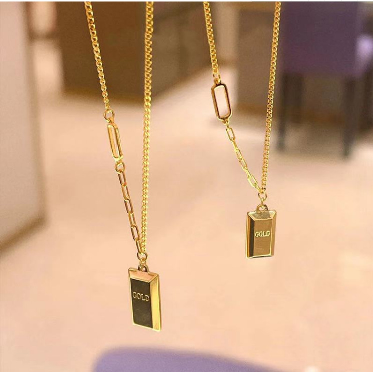 Fashion Small Gold Bar Square Titanium Steel Necklace display picture 3