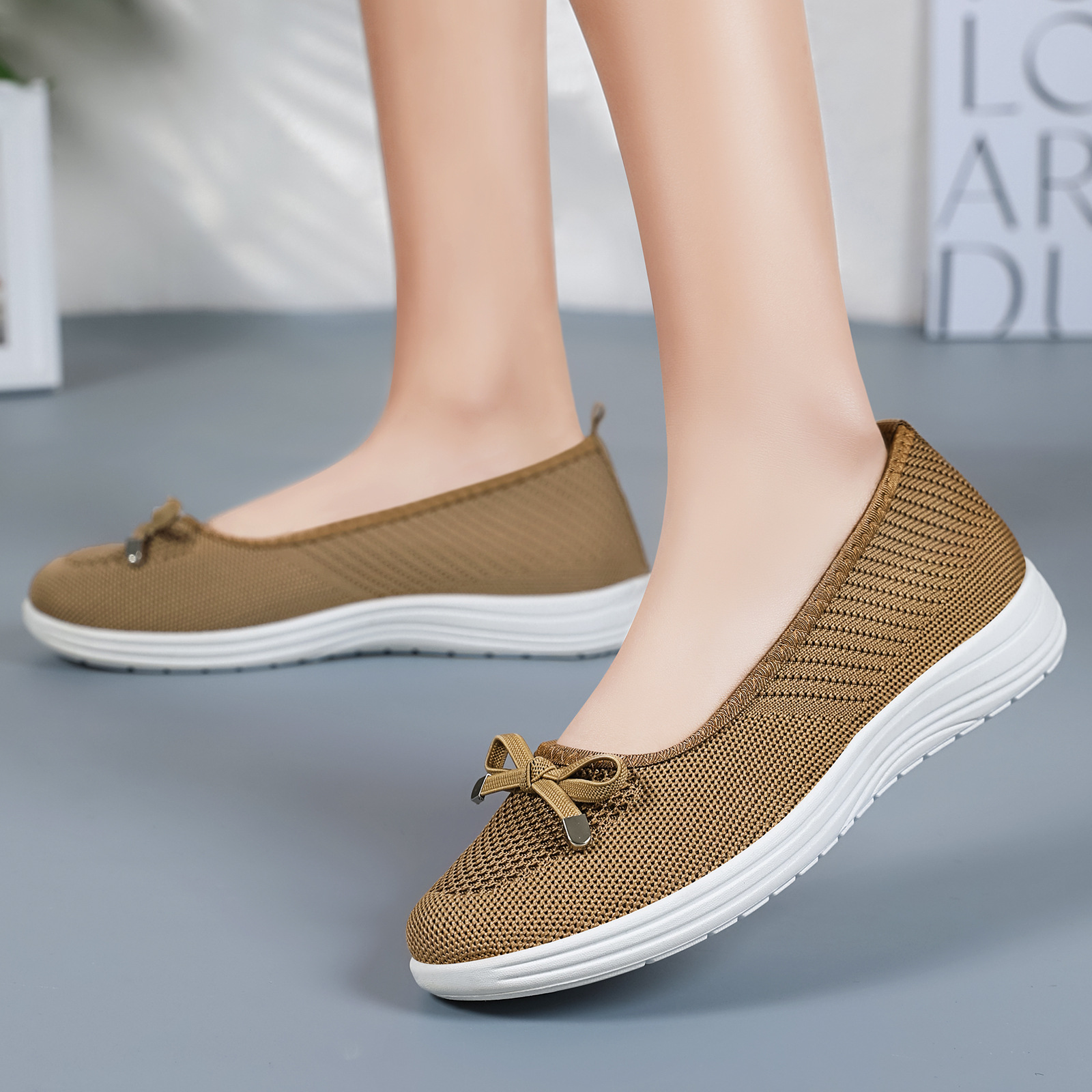 Zapatos de mujer primavera nuevos zapatos casuales superficiales un pie de zapatos de tela ligero y cómodo zapatos de malla al aire libre zapatos de tela