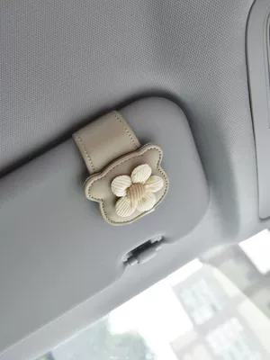 Car Glasses Holder Creative Sun Visor Glasses Box Multifunctional Sunglasses Storage Card Bag Car Glasses Artifact (Car Glasses Clip/Bill Clip) - beige-flower