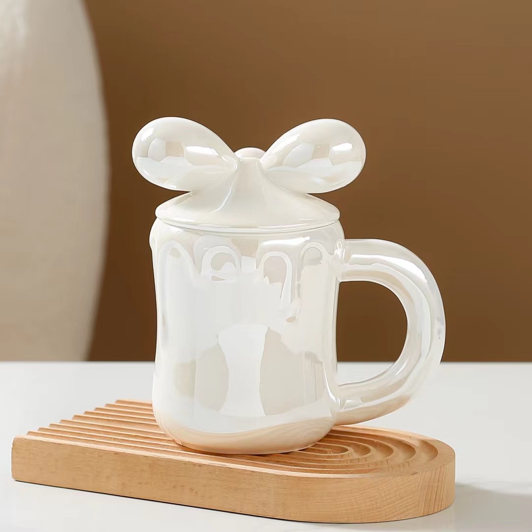 Creativo regalo colorido perla esmalte taza de cerámica con tapa cuchara chica corazón Oficina taza café
